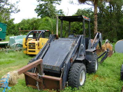 BOBCAT 2410 BACKHOE LOADER