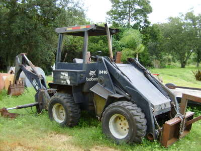 BOBCAT 2410 BACKHOE LOADER